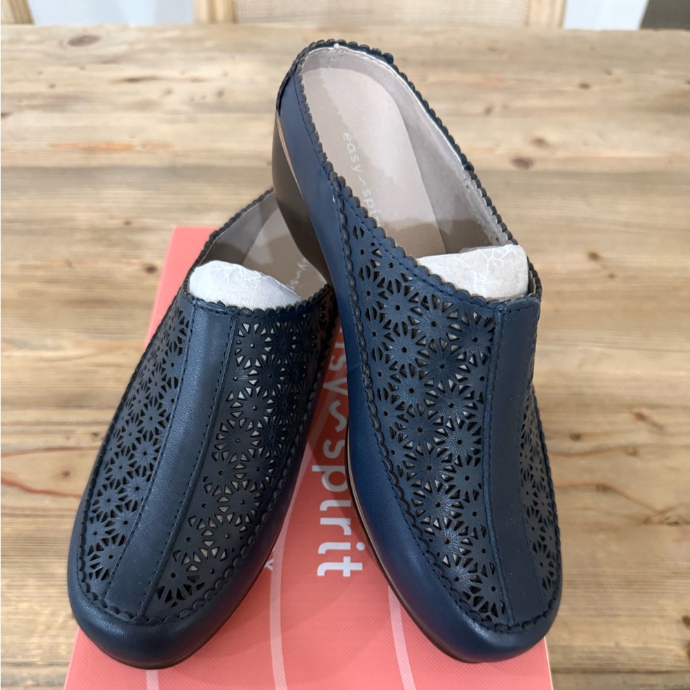 Easy Spirit Dusk SlipOn Mules, Size 6 Wide, Dark Blue, New In Box